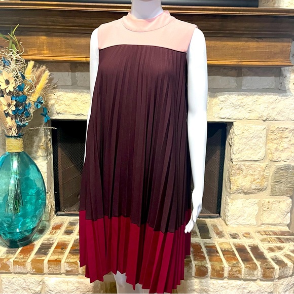 Alfani Sleeveless pleated color block swing dress - Picture 3 of 11